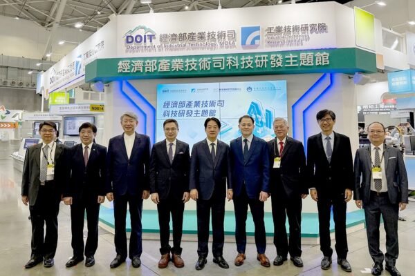 經濟部產業技術司科技研發主題館於「TIMTOS 2025」登場，賴清德總統特別到場了解技術亮點。