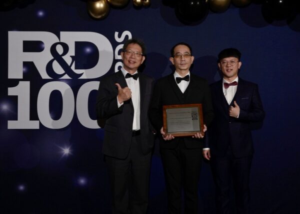 紗線上漿預測決策所使用到的AI自我學習的檢測技術獲得R&D 100 Awards與愛迪生獎,受到國際肯定。紡織所/提供