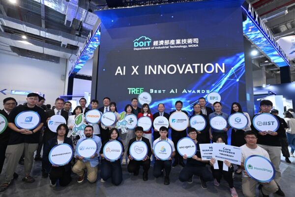 經濟部產業技術司打造「AI X Innovation Pavilion」主題館，經濟部自推動TREE計畫以來，已成功培育並成立逾60家新創公司，累計募資額高達93.5億元，在近期最具指標性的創業綻放前30強中囊括25%，成果極為亮眼！「經濟部技術司InnoVEX展」